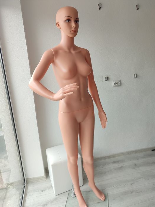 Манекен за дрехи