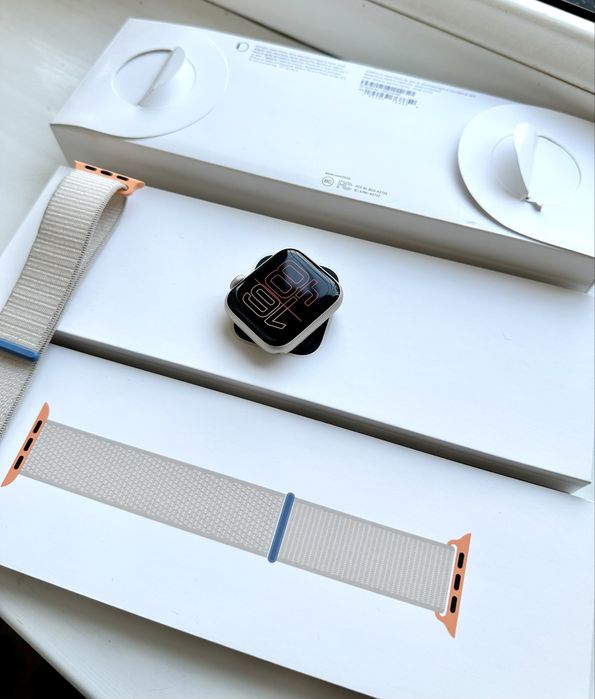 Apple iWatch SE(2) Starlight 40mm Sport Loop