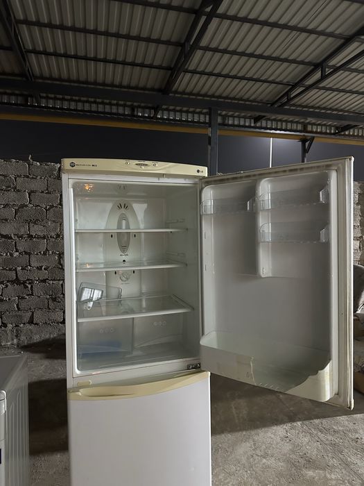 Холодильник Samsung