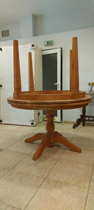 Масивни маси от череша ф130 см