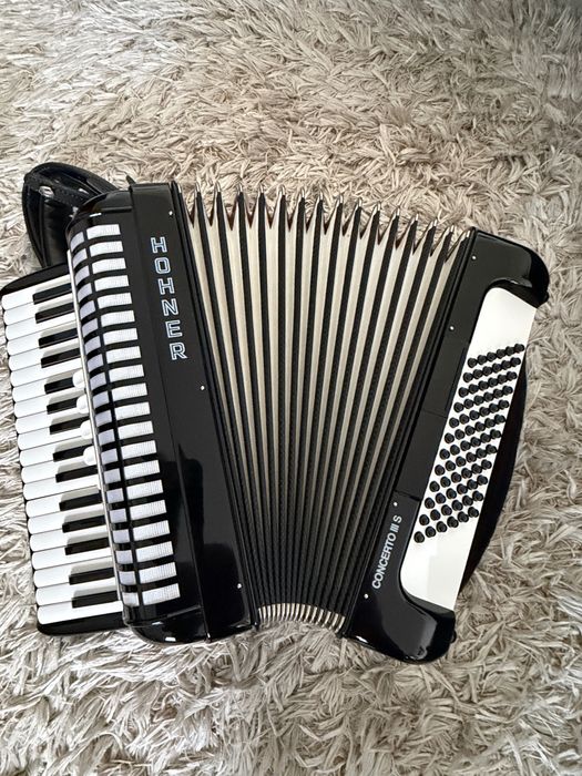 Acordeon Hohner Concerto III S, impecabil, acordat profesional