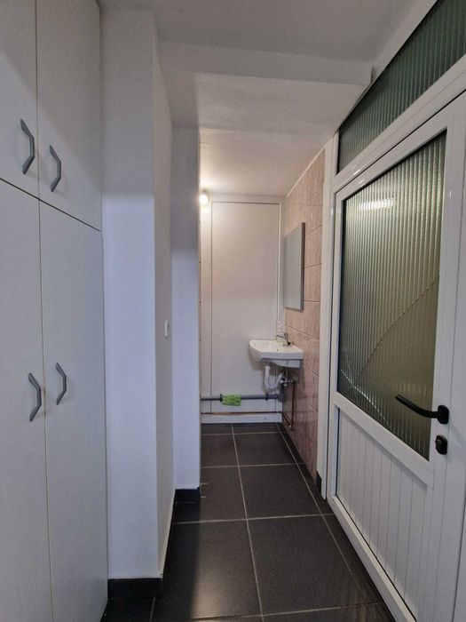 Inchiriez spatiu comercial 32mp