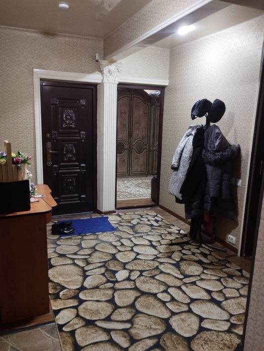 Продается 4 ком квартира балкон 2/6 своя Сангород