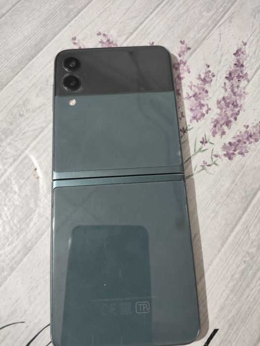 Samsung galaxy Z Flip 3