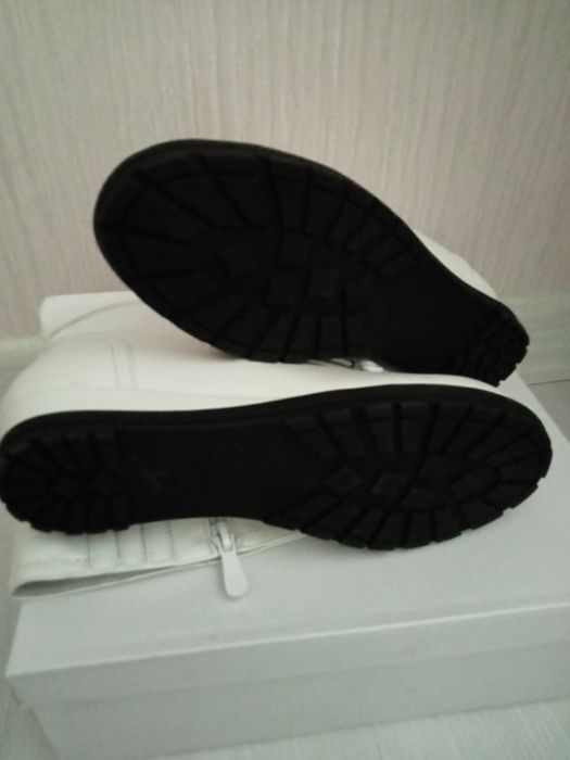 Новая обувь! Недорого!