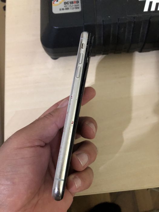 Vand 2 Iphone X  defecte si un iphone SE 2020 defect