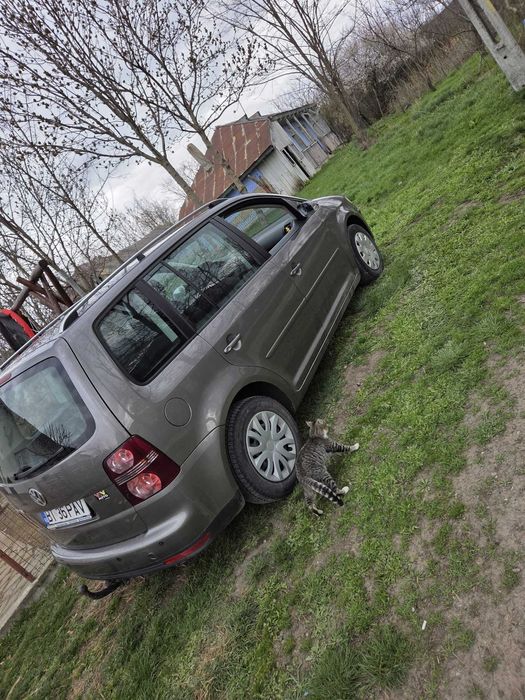 Mașina wolzvagan touran