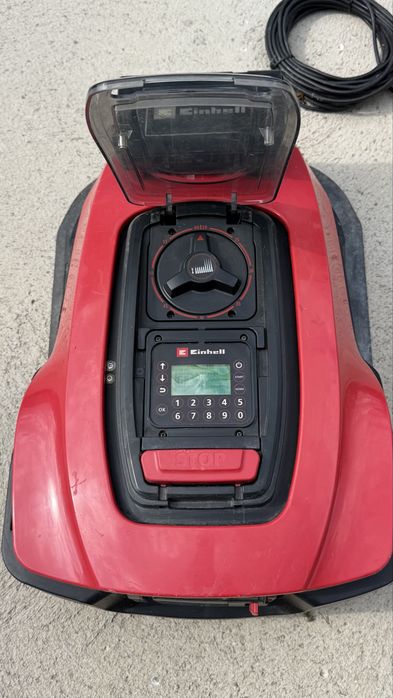 Продавам косачка робот Einhell