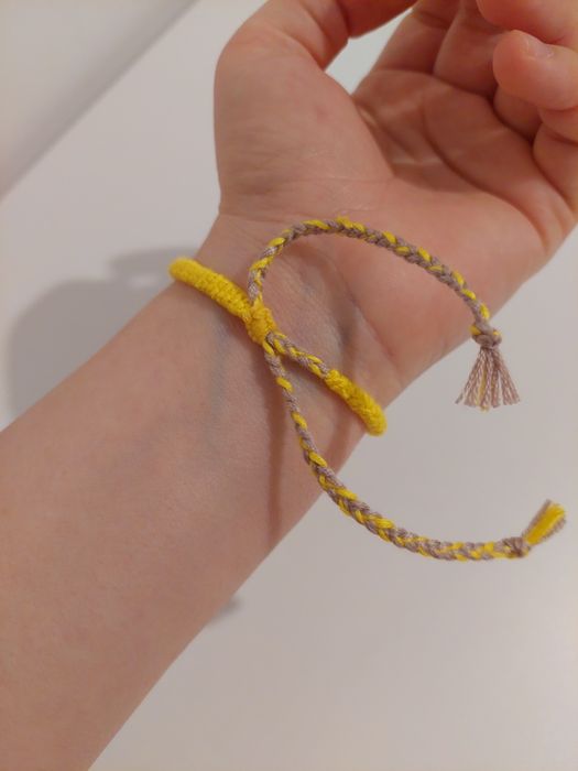 Bratara rățușcă, pui de găină