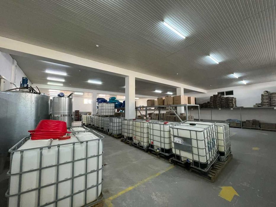 Продаётся 1 700 м² производственный цех.