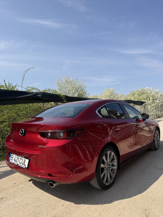 Mazda 3 2022 AUTOMAT 16.000 KM 2.0 BENZINA + ELECTRIC usor avariat / avariate