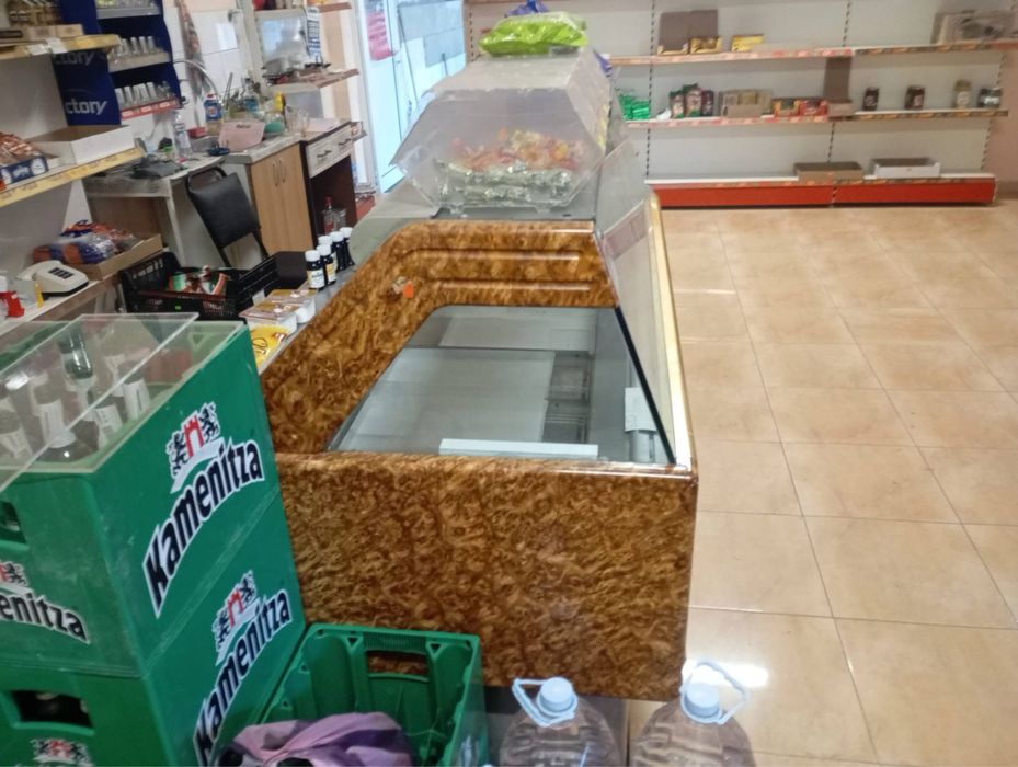 Хладилна витрина