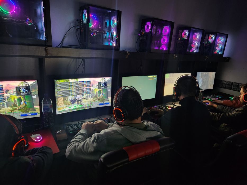 Game club Комплект компьютерлар сотилади / Продаётся комплект компьюте