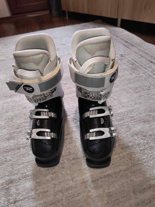 De vânzare clăpari Rossignol fete mărimea 23