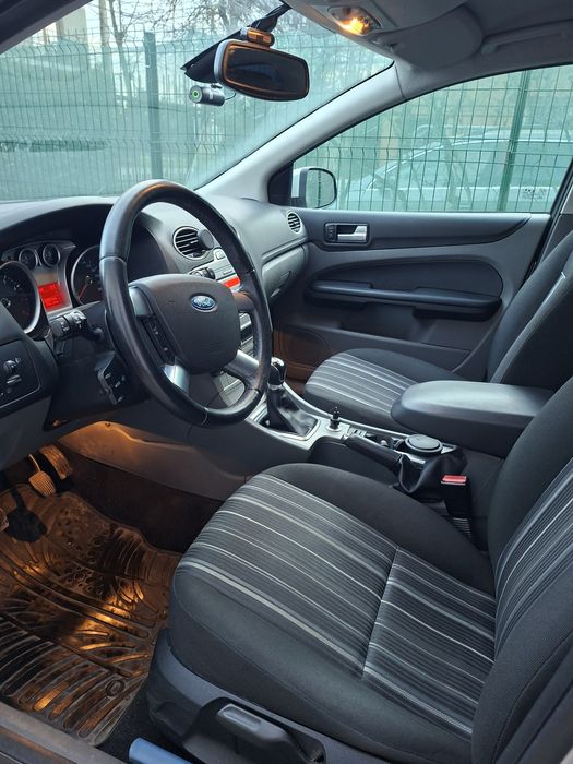 Ford Focus 1.6 benzina