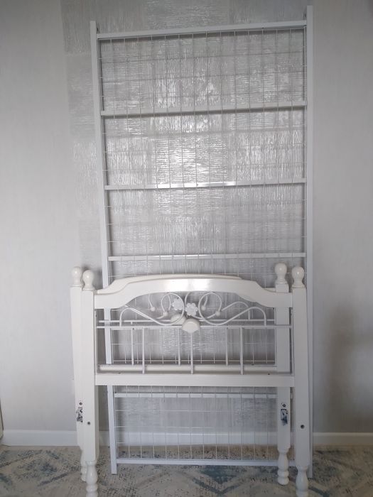 Продам кровать двухярусную