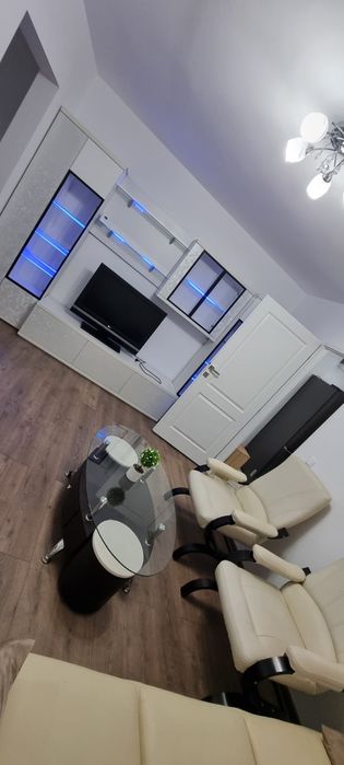 Apartament 2 camere de închiriat – complet renovat – Str. Careiului