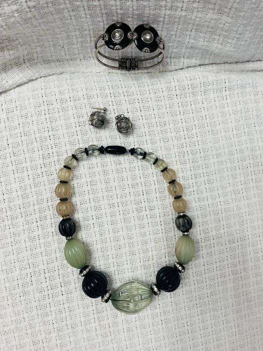 Set deosebit colier + cercei + bratara