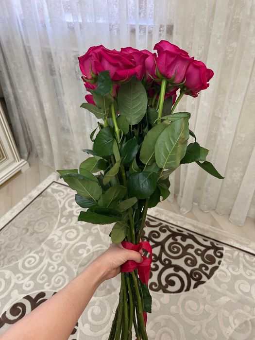 Продаю свежие букеты роз