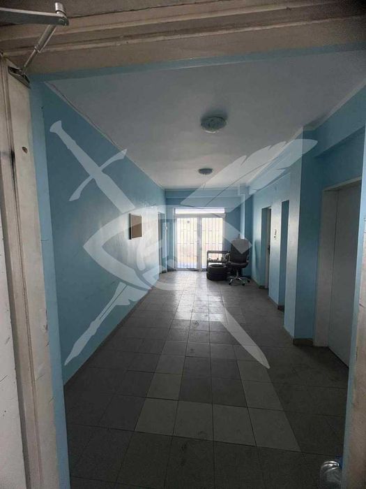 Дава се под наем Промишлена сграда в София, Военна рампа - 500 кв.м за 2500 € - Снимка #3