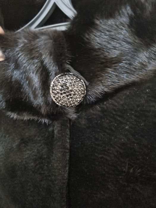 Продам Шубу мех кенгуру+норка