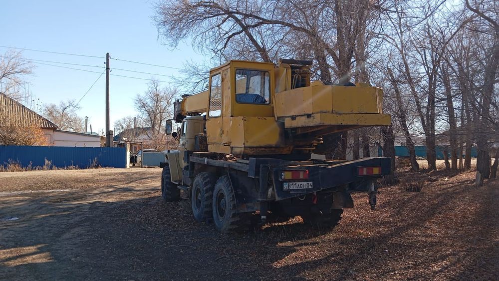 Продам автокран  Урал 16 тонн
