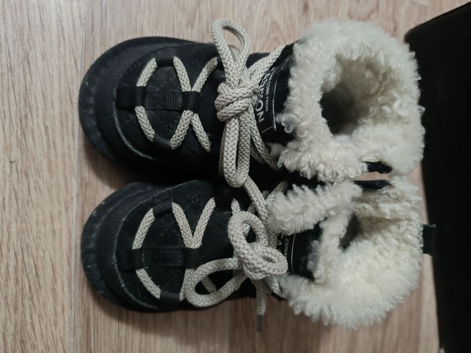 Продам детскую обувь