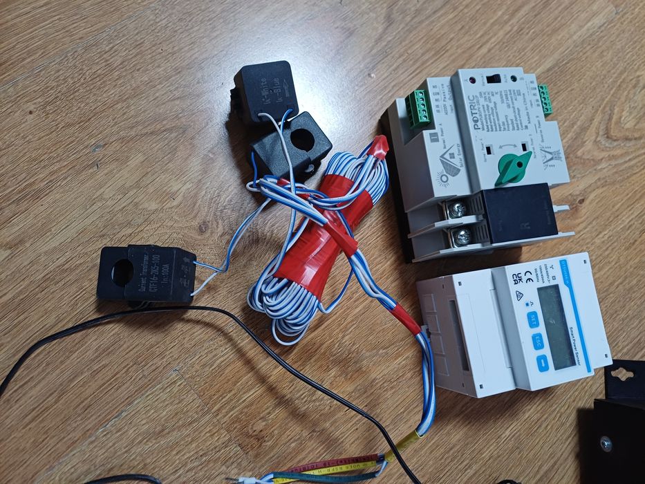 Invertor Huawei de 12 kw on grid, date jos pentru ca am montat cu  cas