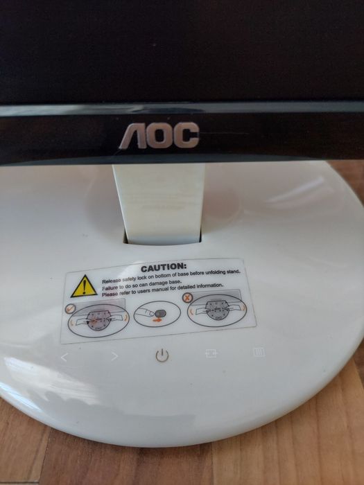 Monitor AOC e943fws ,diagonala 18 inch ,stare buna