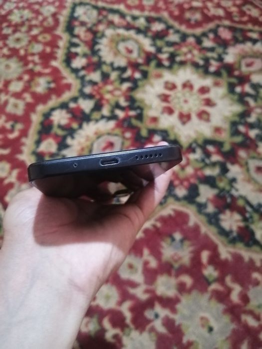 Redmi 8/256 sotiladi holati ideal