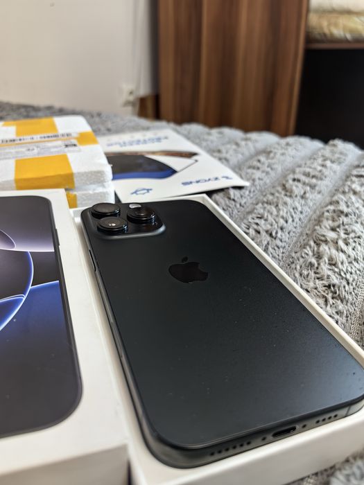 Iphone 16Pro Max 256Gb 88% 5Калъва, И 10 Протектора за Екран