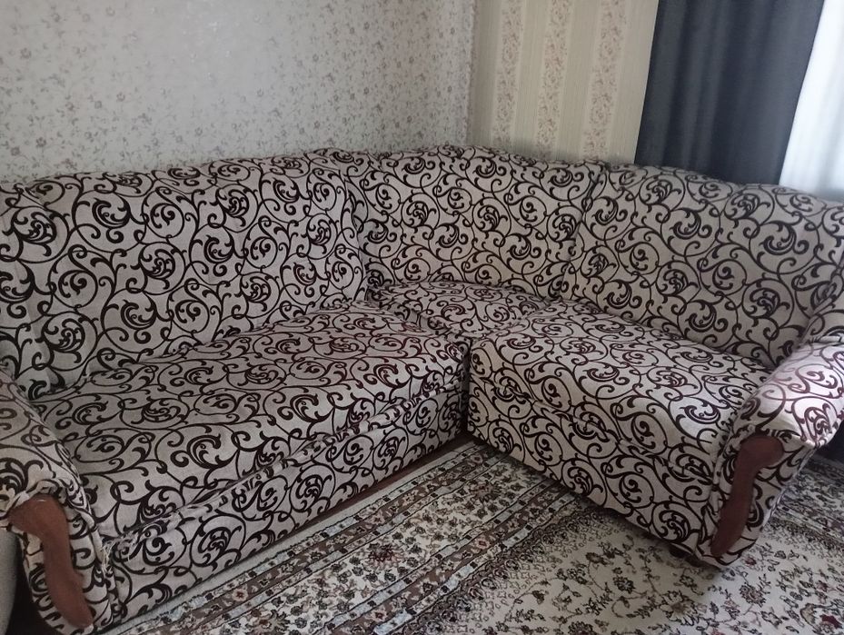 Продам диван 20000 тенге