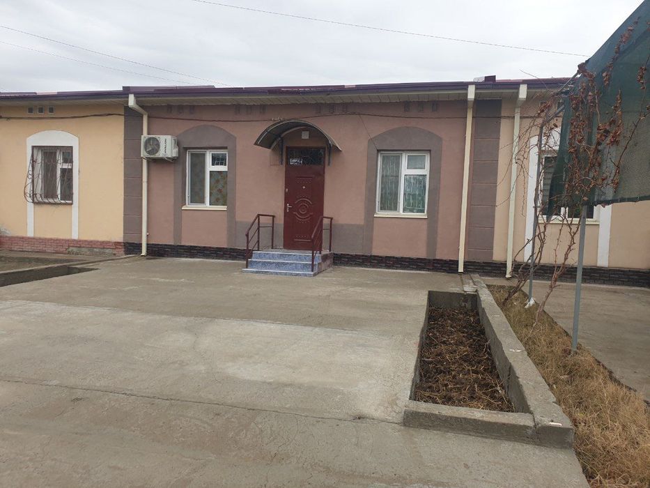 Варк1 2 сутих катеж сотилади барча кулайликлари Билан 3хона +кухня