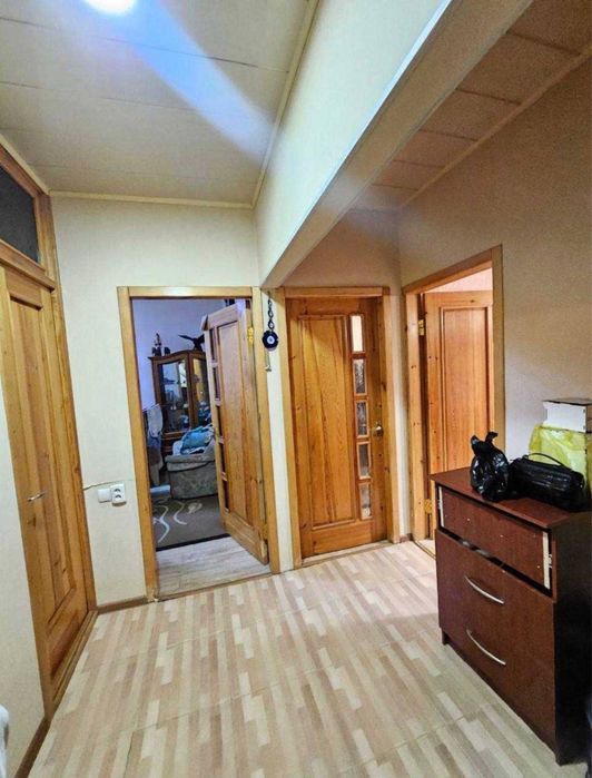 Продам квартиру буюк ипак йули 3/2/5 67м2