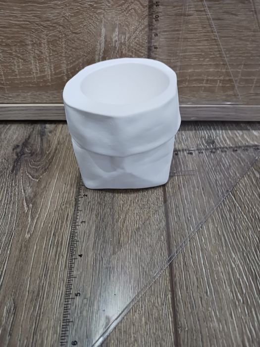 Гипсо - керамични кашпи ръчно изработени