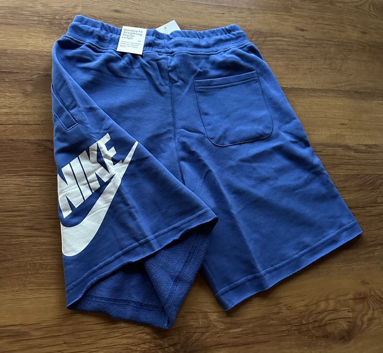 Мъжки,памучни,сини къси панталонки Nike със страничен надпис,много висок клас памук