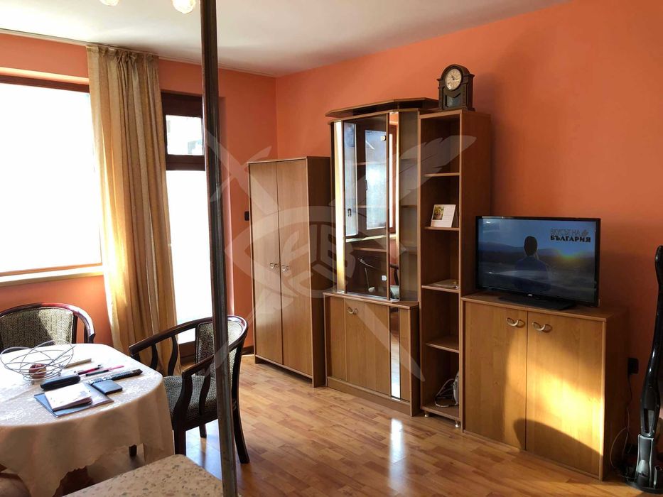 Дава се под наем Двустаен апартамент в Варна, Център - 56 кв.м за 450 € - Снимка #2