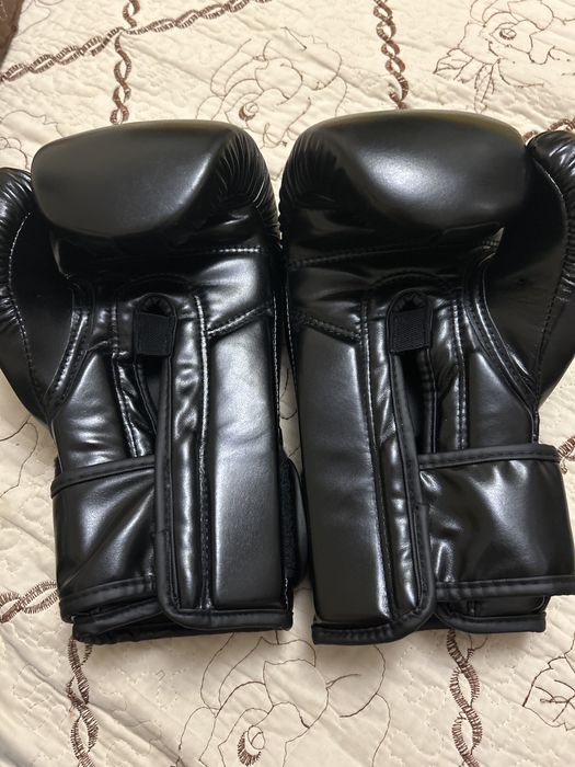 Продам перчатки Fairtex