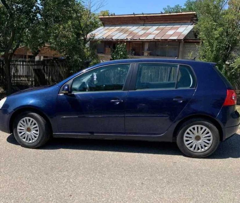 Volkswagen Golf 5, an 2006, echipat cu motor 1.9 TDI diesel