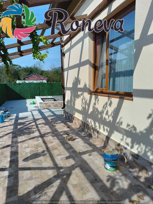 Къща с басейн в самостоятелен двор 405 м2