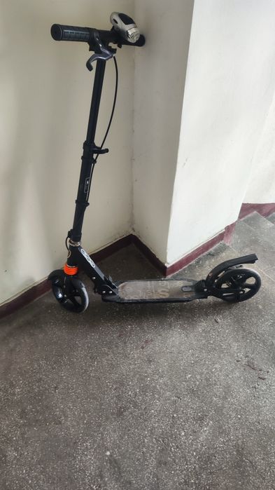 Vând trotinetă de picior
