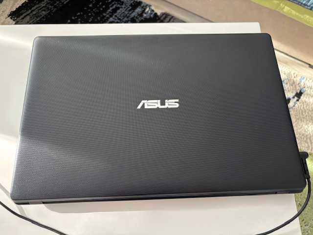 Laptop Asus X551C