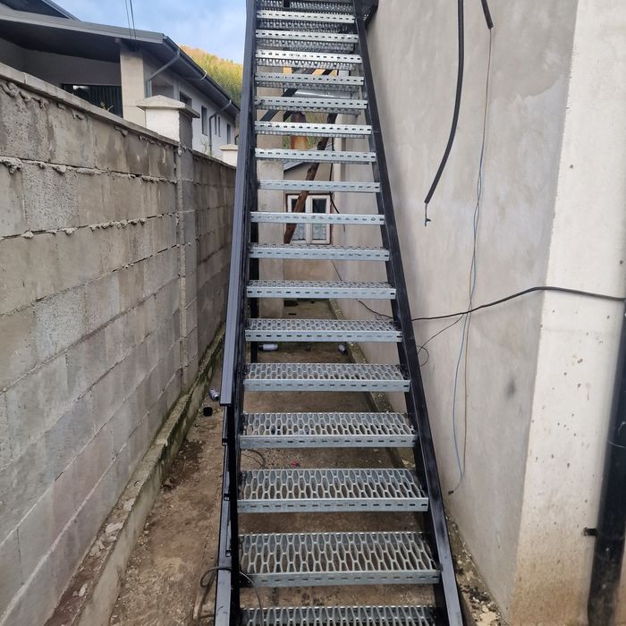 Scari metalice galvanizate
