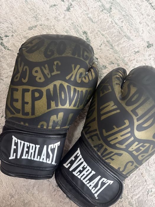 Боксови ръкавици Everlast
