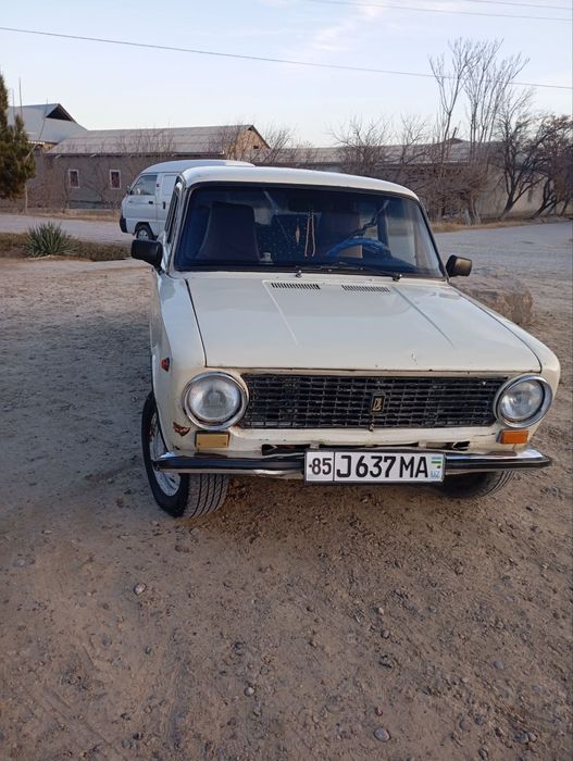 Jiguli avtomashinasi sotiladi