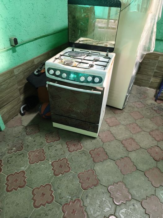 Продам газовую плиту