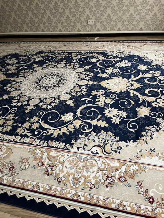 Продам ковер в отличном состояний