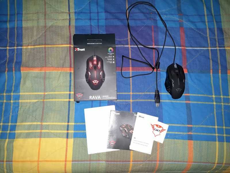 Продавам НОВА ГЕЙМЪРСКА МИШКА с LED подсветка, без следи от употреба