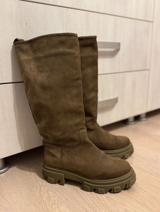 Cizme din piele intoarsa, marimea 38