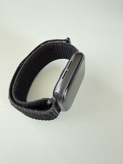 Apple Watch 5 - 44 mm Space Gray model A2093